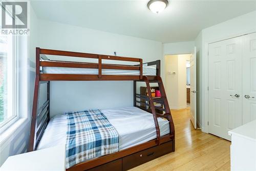 506 Zone Street, Plympton-Wyoming, ON - Indoor Photo Showing Bedroom