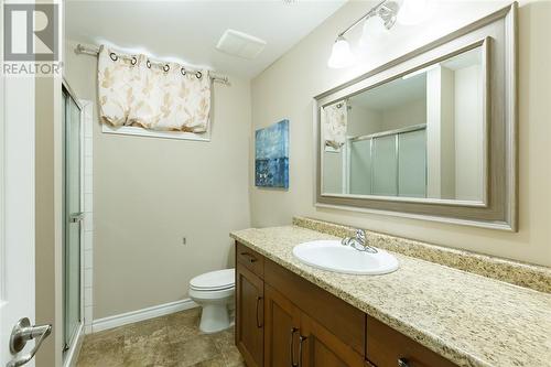 506 Zone Street, Plympton-Wyoming, ON - Indoor Photo Showing Bathroom