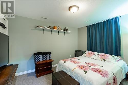 506 Zone Street, Plympton-Wyoming, ON - Indoor Photo Showing Bedroom