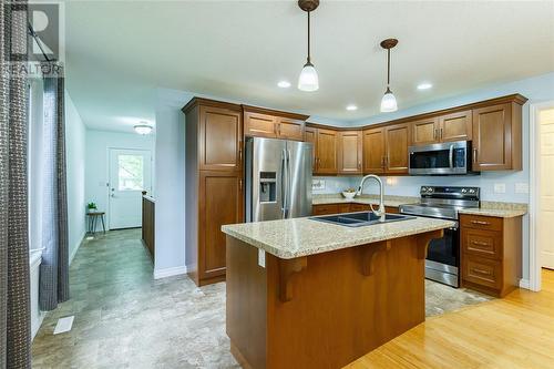 506 Zone Street, Plympton-Wyoming, ON - Indoor Photo Showing Kitchen With Double Sink