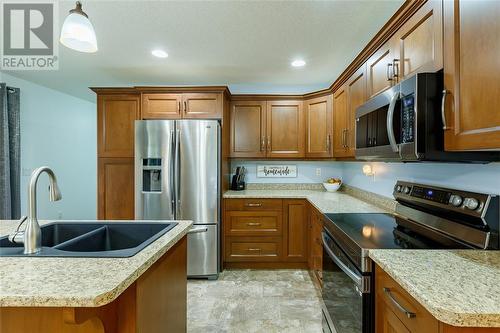 506 Zone Street, Plympton-Wyoming, ON - Indoor Photo Showing Kitchen With Double Sink