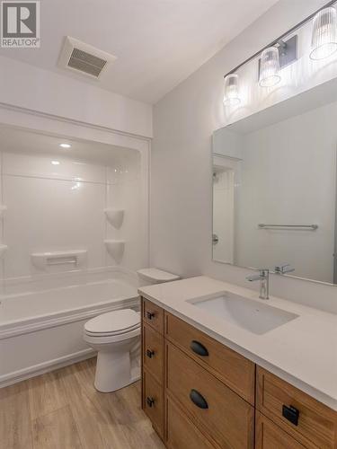 224 Nicholas Street, Sarnia, ON - Indoor Photo Showing Bathroom