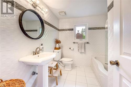 1603 Holden Drive, Sarnia, ON - Indoor Photo Showing Bathroom