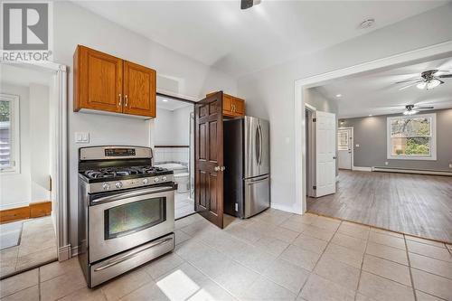 199 Cobden Street, Sarnia, ON - Indoor Photo Showing Kitchen