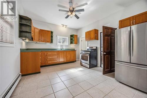 199 Cobden Street, Sarnia, ON - Indoor Photo Showing Kitchen