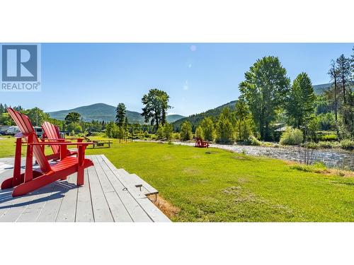 8623 3/95 Highway, Yahk, BC 