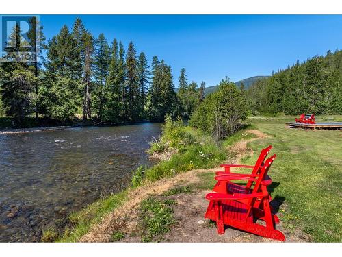 8623 3/95 Highway, Yahk, BC 