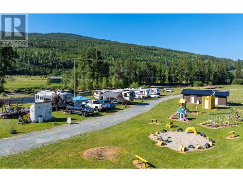 8623 3/95 Highway, Yahk, BC 