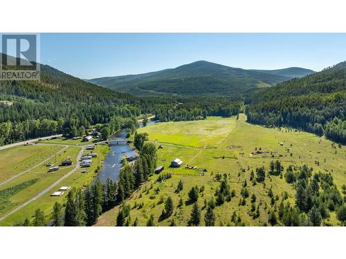 8623 3/95 Highway, Yahk, BC 