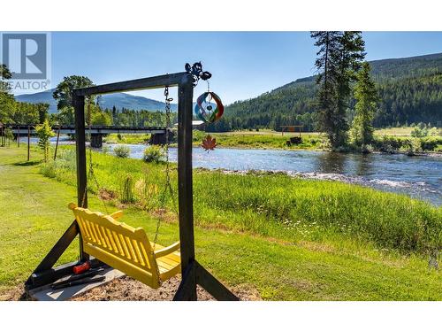 8623 3/95 Highway, Yahk, BC 