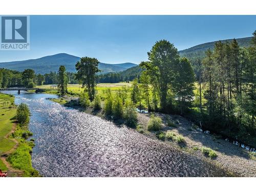 8623 3/95 Highway, Yahk, BC 