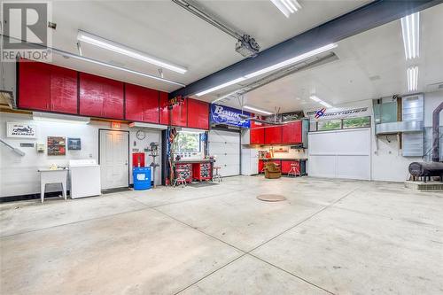 6730 O'Banwell Street, Plympton-Wyoming, ON - Indoor Photo Showing Garage