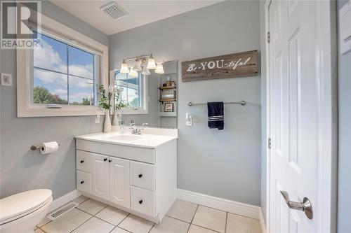 6730 O'Banwell Street, Plympton-Wyoming, ON - Indoor Photo Showing Bathroom