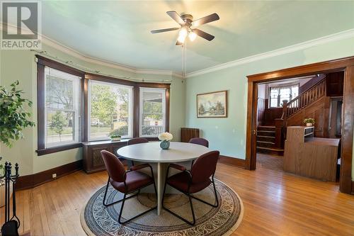 141 Wellington Street, Sarnia, ON - Indoor Photo Showing Dining Room