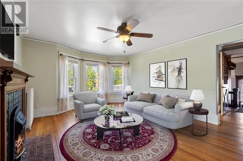 141 Wellington Street, Sarnia, ON - Indoor Photo Showing Living Room With Fireplace