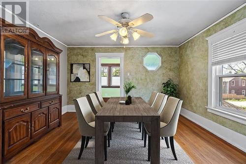 141 Wellington Street, Sarnia, ON - Indoor Photo Showing Dining Room