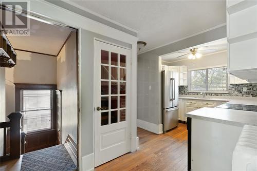 141 Wellington Street, Sarnia, ON - Indoor Photo Showing Kitchen