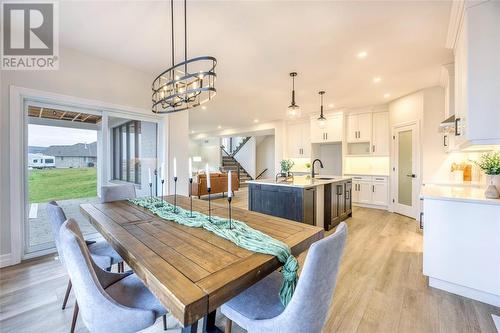 3524 Paul Crescent, Plympton-Wyoming, ON - Indoor Photo Showing Dining Room