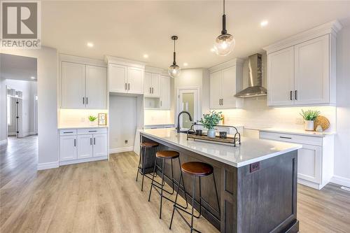 3524 Paul Crescent, Plympton-Wyoming, ON - Indoor Photo Showing Kitchen With Upgraded Kitchen