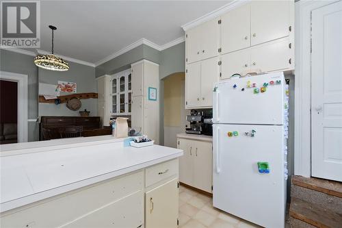 3368 London Line, Plympton-Wyoming, ON - Indoor Photo Showing Kitchen