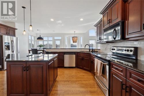 1496 Blackwell Road, Sarnia, ON - Indoor Photo Showing Kitchen With Upgraded Kitchen