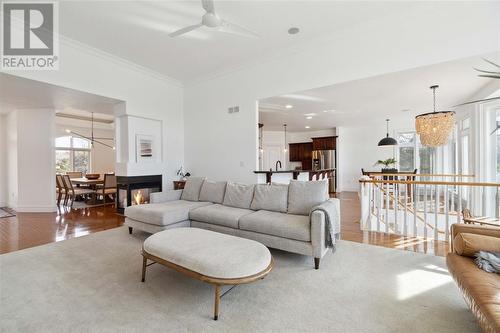 1496 Blackwell Road, Sarnia, ON - Indoor Photo Showing Living Room