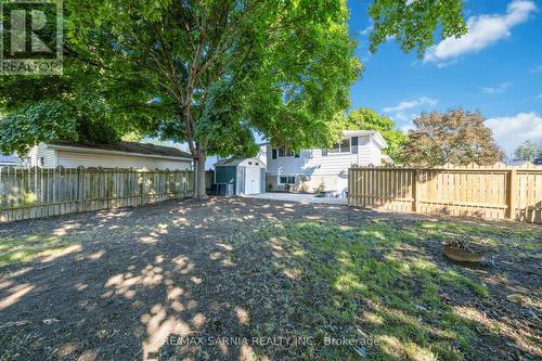 4049 Charlie Street, Petrolia, ON - Outdoor