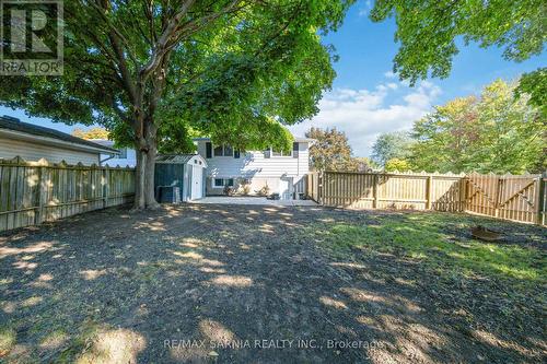 4049 Charlie Street, Petrolia, ON - Outdoor