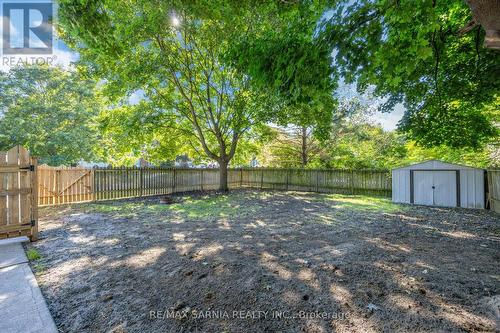 4049 Charlie Street, Petrolia, ON - Outdoor