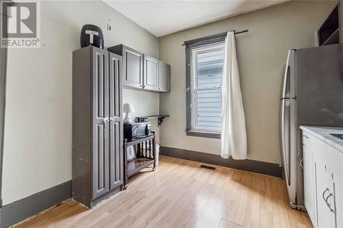 140 St Vincent Street, Sarnia, ON - Indoor Photo Showing Kitchen