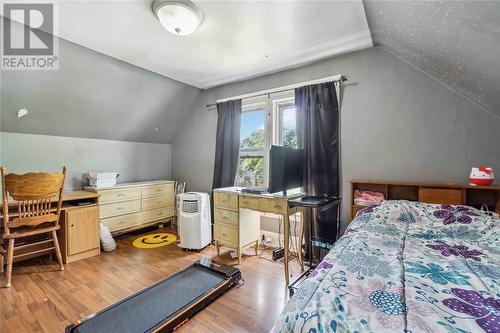 140 St Vincent Street, Sarnia, ON - Indoor Photo Showing Bedroom