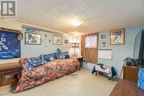 140 St Vincent Street, Sarnia, ON - Indoor Photo Showing Bedroom