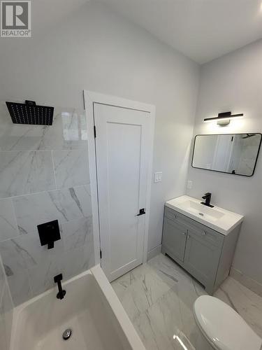 310 Mitton Street South, Sarnia, ON - Indoor Photo Showing Bathroom