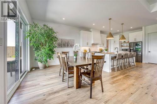 3765 Queen Street, Plympton-Wyoming, ON - Indoor Photo Showing Dining Room