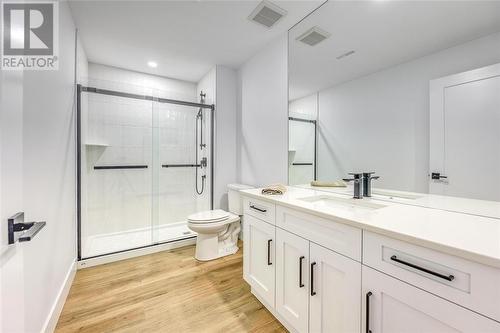 3765 Queen Street, Plympton-Wyoming, ON - Indoor Photo Showing Bathroom