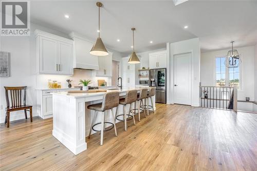 3765 Queen Street, Plympton-Wyoming, ON - Indoor Photo Showing Kitchen With Upgraded Kitchen