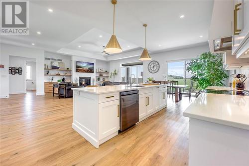 3765 Queen Street, Plympton-Wyoming, ON - Indoor Photo Showing Kitchen With Upgraded Kitchen