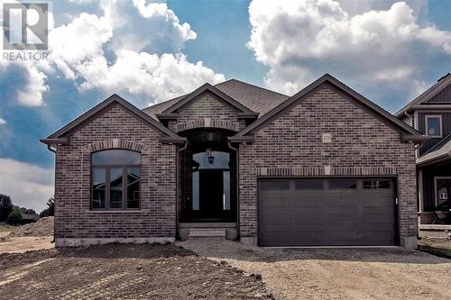 486 Julianna Court, Plympton-Wyoming, ON - Outdoor With Facade