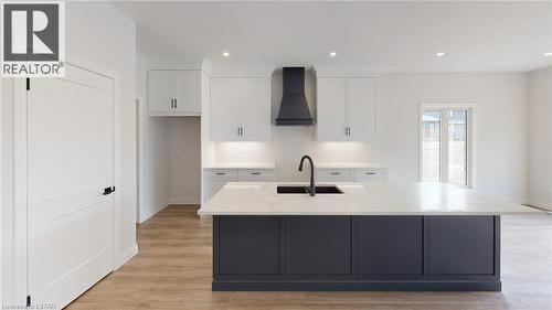 486 Julianna Court, Plympton-Wyoming, ON - Indoor Photo Showing Kitchen