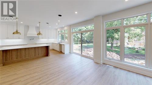 485 Julianna Court, Plympton-Wyoming, ON - Indoor Photo Showing Kitchen