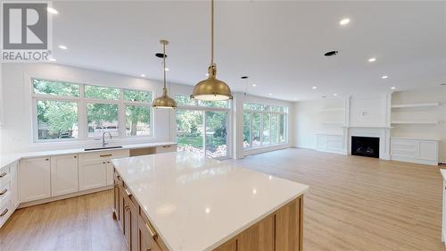 485 Julianna Court, Plympton-Wyoming, ON - Indoor Photo Showing Kitchen With Upgraded Kitchen