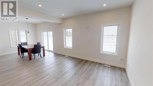 639 Ketter Way, Plympton-Wyoming, ON - Indoor Photo Showing Dining Room