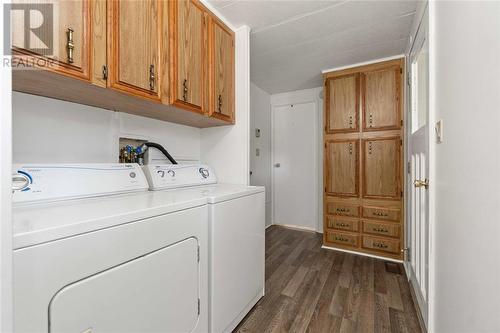 1940 London Line Unit# 129, Sarnia, ON - Indoor Photo Showing Laundry Room