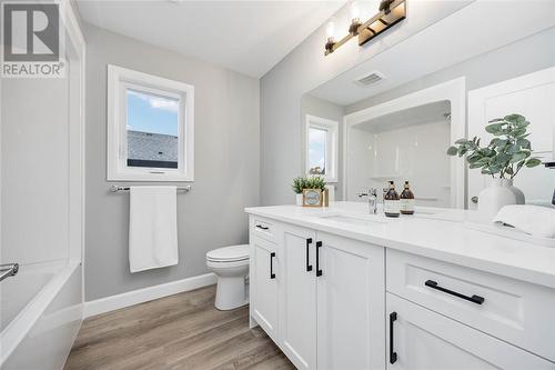 653 Ketter Way, Plympton-Wyoming, ON - Indoor Photo Showing Bathroom