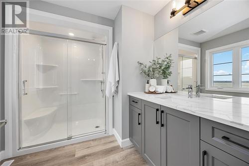 653 Ketter Way, Plympton-Wyoming, ON - Indoor Photo Showing Bathroom