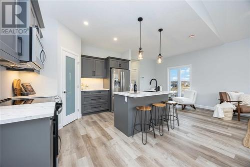 653 Ketter Way, Plympton-Wyoming, ON - Indoor Photo Showing Kitchen With Upgraded Kitchen