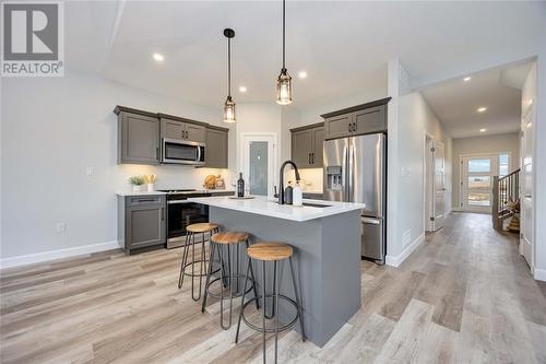 653 Ketter Way, Plympton-Wyoming, ON - Indoor Photo Showing Kitchen With Upgraded Kitchen