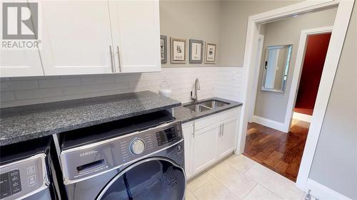 481 Huron Street, Plympton-Wyoming, ON - Indoor Photo Showing Laundry Room