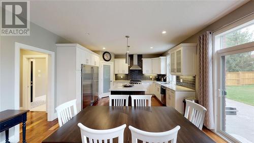 481 Huron Street, Plympton-Wyoming, ON - Indoor Photo Showing Dining Room