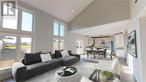 646 Ketter Way, Plympton-Wyoming, ON - Indoor Photo Showing Living Room